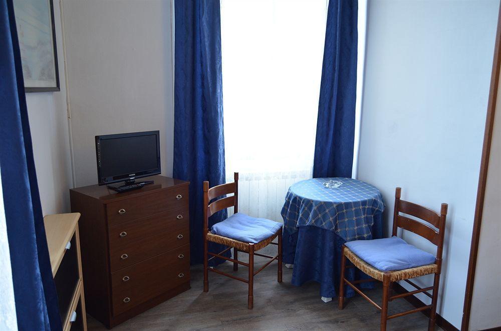 Albergo Chiara 사비그노네 외부 사진