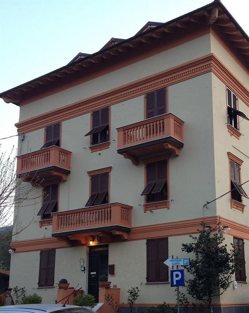 Albergo Chiara 사비그노네 외부 사진